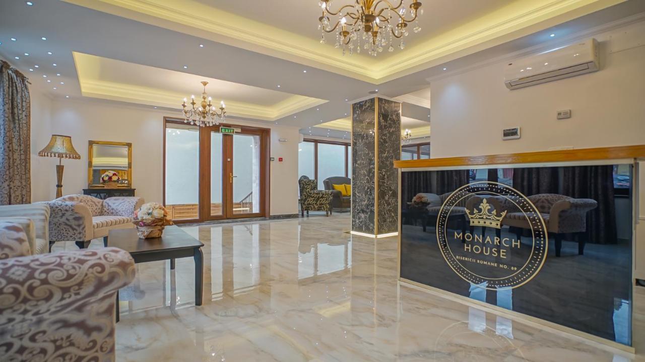 Отель Monarch House Брашов Экстерьер фото